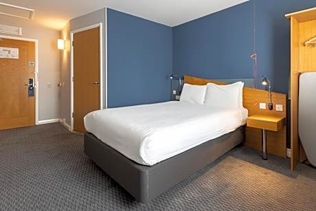 Double Room with Free Hot Breakfast - Accessible