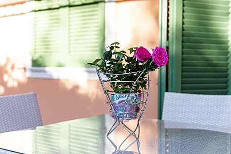 Apartment with Garden View