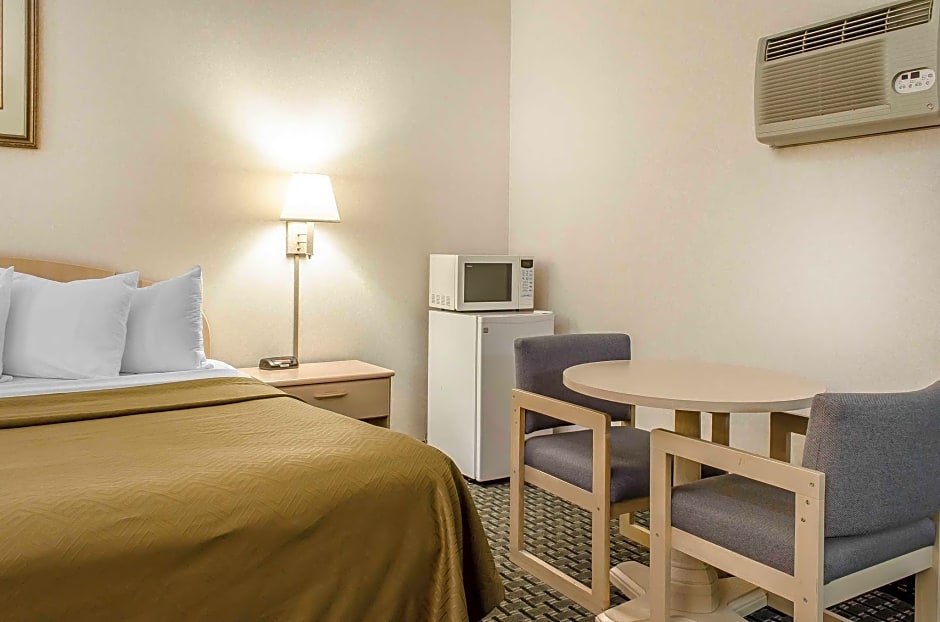 Rodeway Inn State College - near University