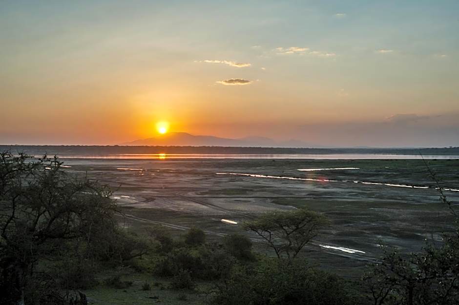 Lake Ndutu Luxury Tented Lodge