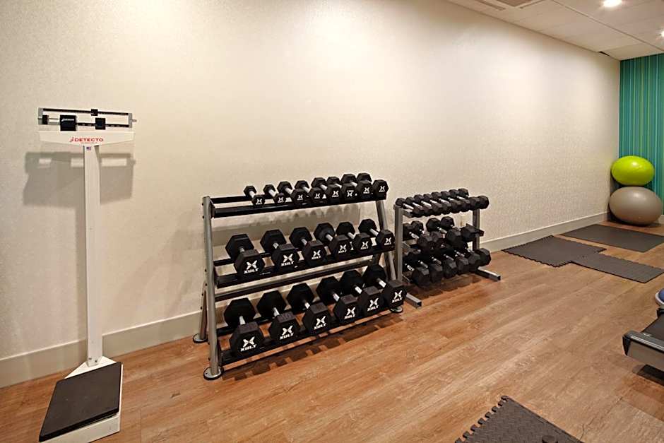 Holiday Inn Express & Suites Rancho Mirage By IHG