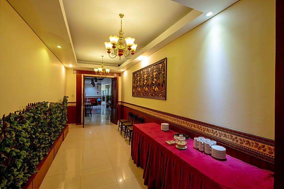 Red Chilies Hotel