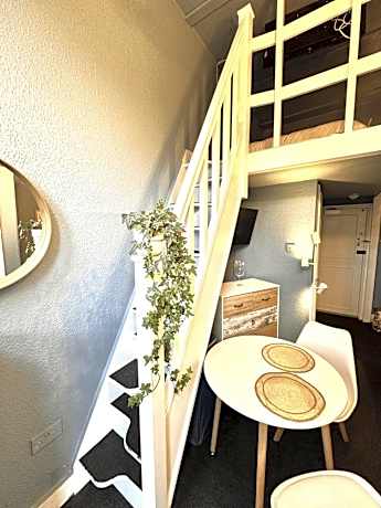 Studio - Split Level