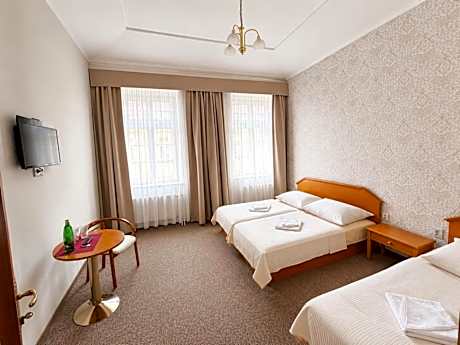 Triple Room with Private Bathroom