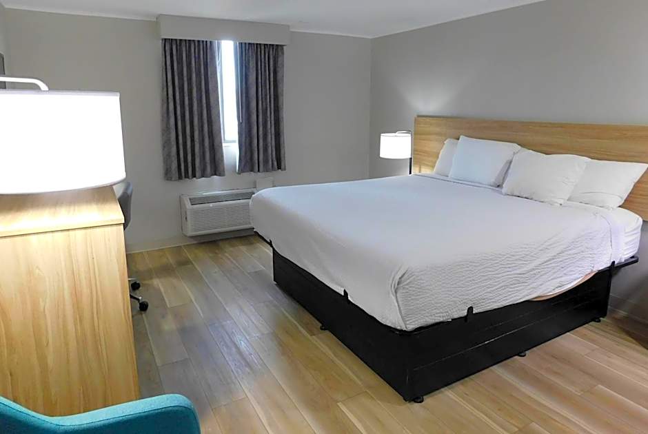 Photo 1 of 5 of 1 King Bed