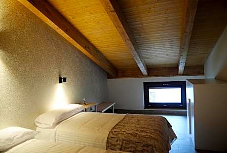 Double or Twin Room with Private Bathroom