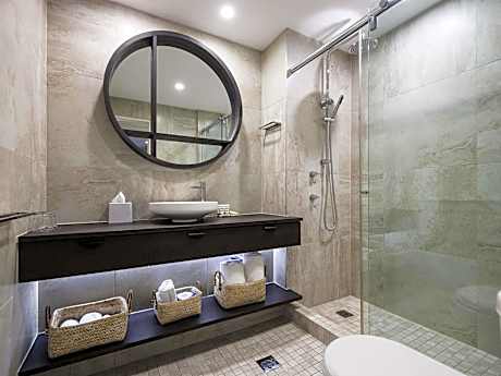 One-Bedroom Apartment with Ocean View