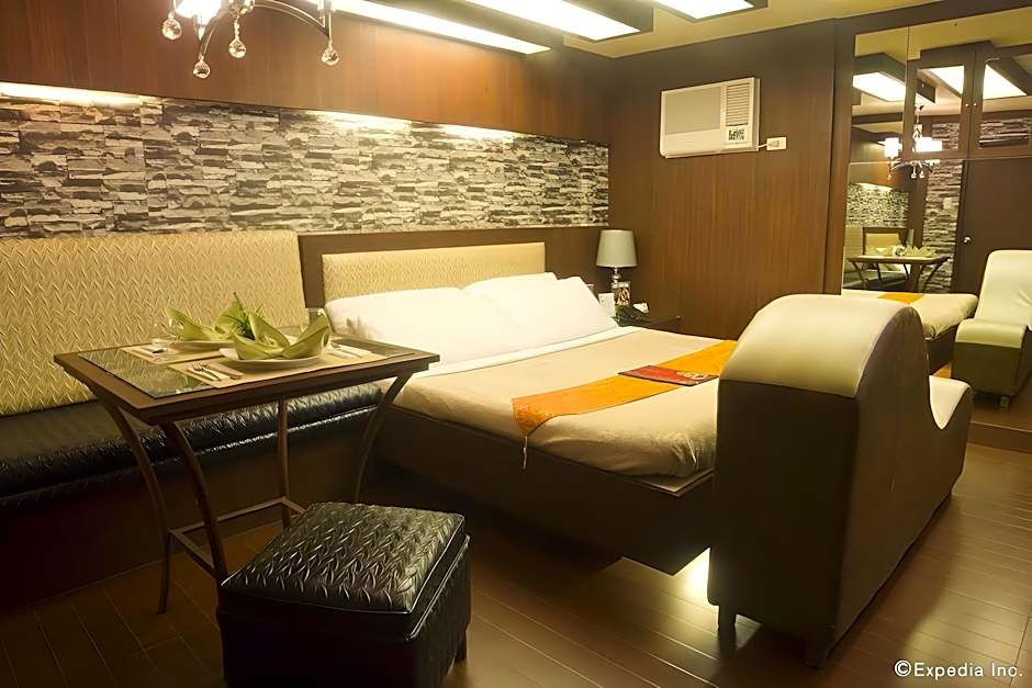 Victoria Court Las Pinas