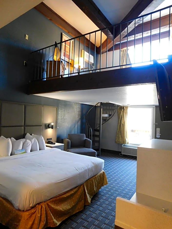 Days Inn & Suites by Wyndham Downtown Gatlinburg Parkway