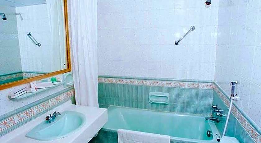 Safeer Hotel Suites