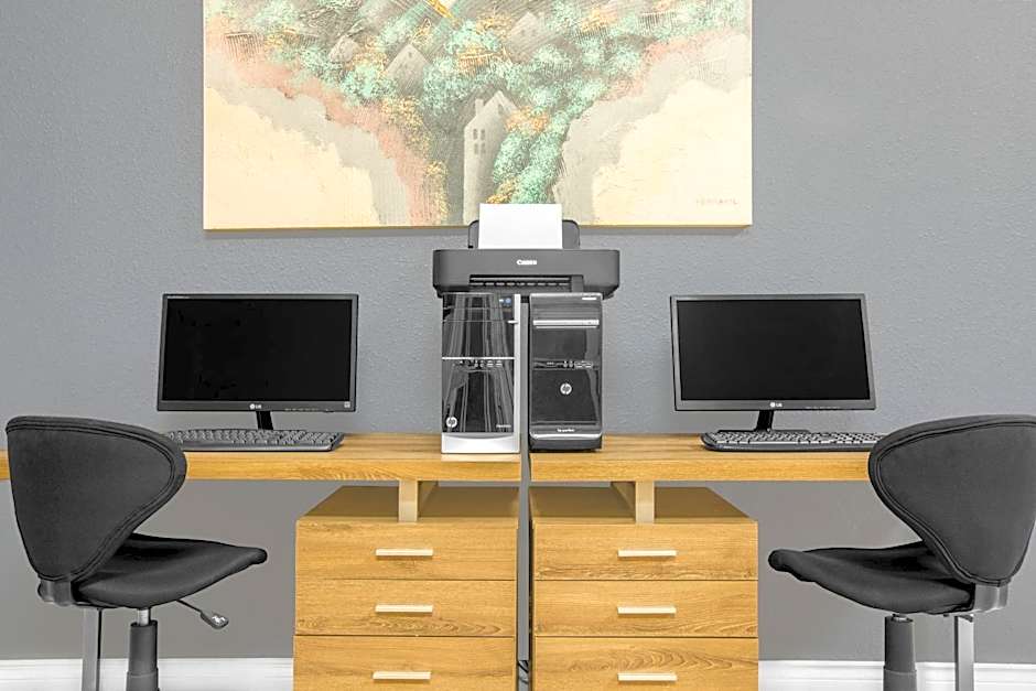 High Point Inn & Suites Peace River