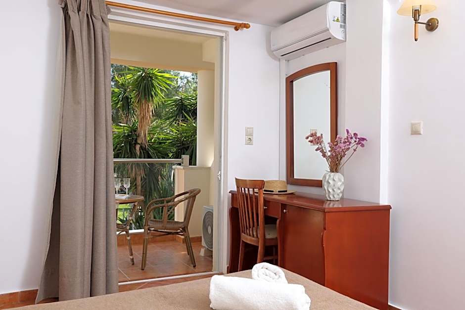 Three Stars Beach Hotel