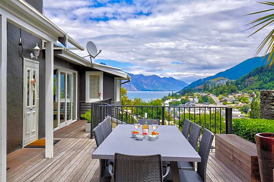 Queenstown House Boutique Bed & Breakfast and Apartments