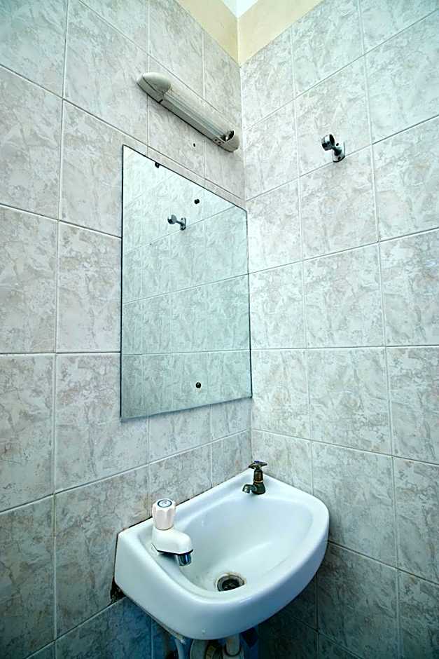 Mombasa Railway Gardens Hotel