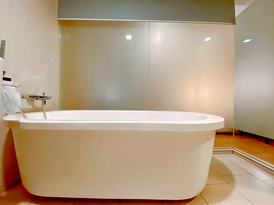 Straits Suite by C Homestay Malacca