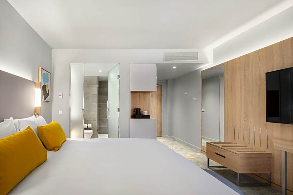 Courtyard by Marriott Paris Charles de Gaulle Central Airport
