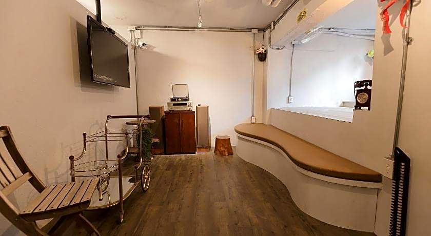 May Rooms Taipei NTU