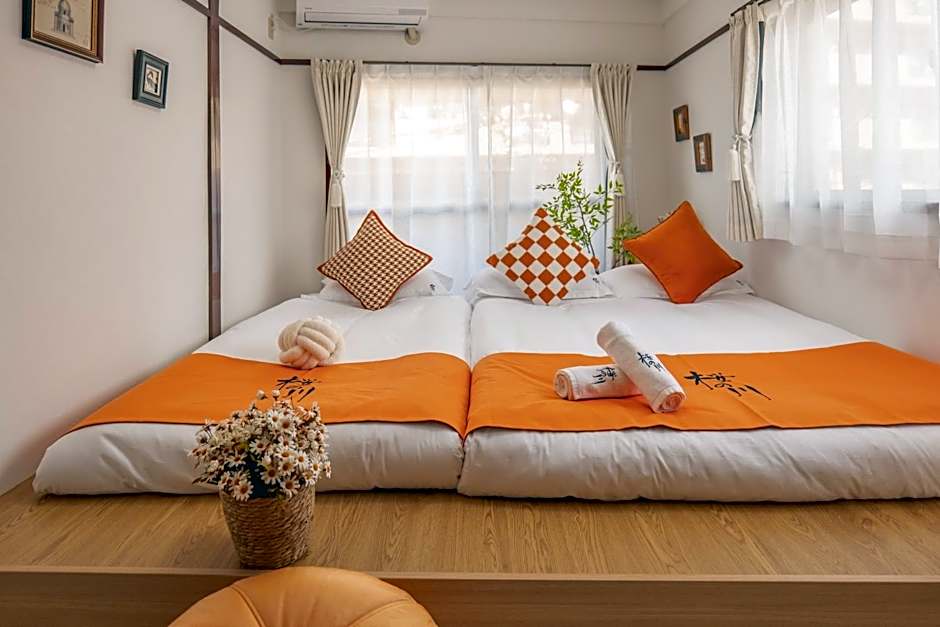34 Sugamo Diamond mansion 401 direct to Ikebukuro Yamanote line 5mins