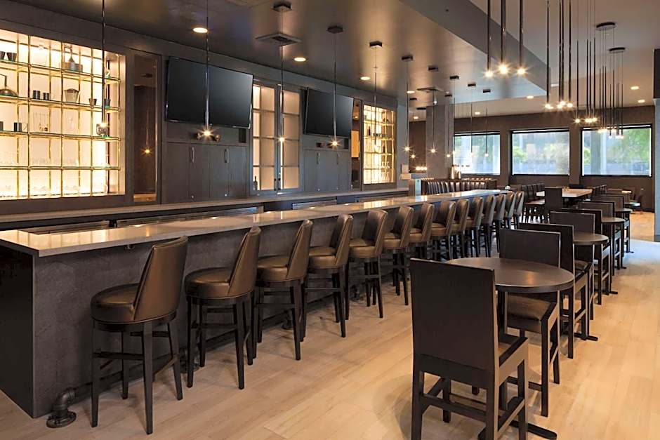 H Hotel Los Angeles, Curio Collection by Hilton