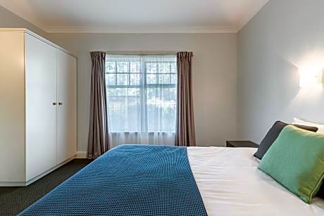 Standard Queen  + Single