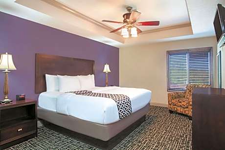 Apartment - Non-Smoking