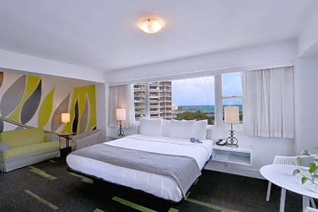 Deluxe Ocean View, 1 King Bed and Sofa Bed