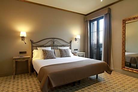 Double or Twin Room with Street View