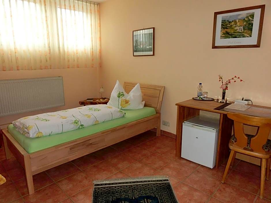 Photo 1 of 4 of Single Room