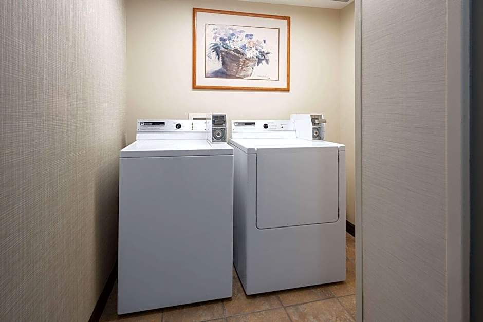 Days Inn & Suites by Wyndham Bozeman