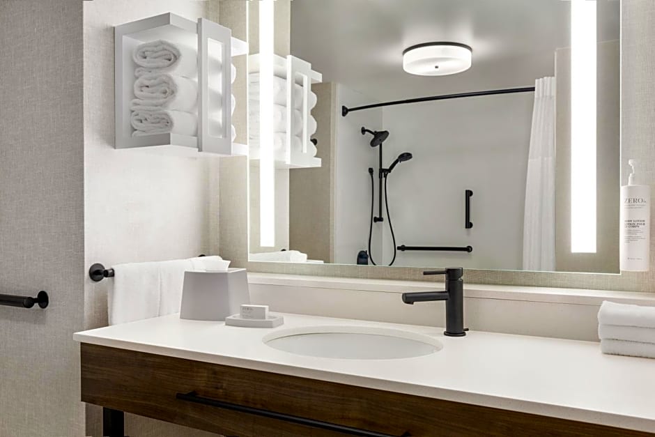 Hampton Inn & Suites Greenville-Downtown-Riverplace