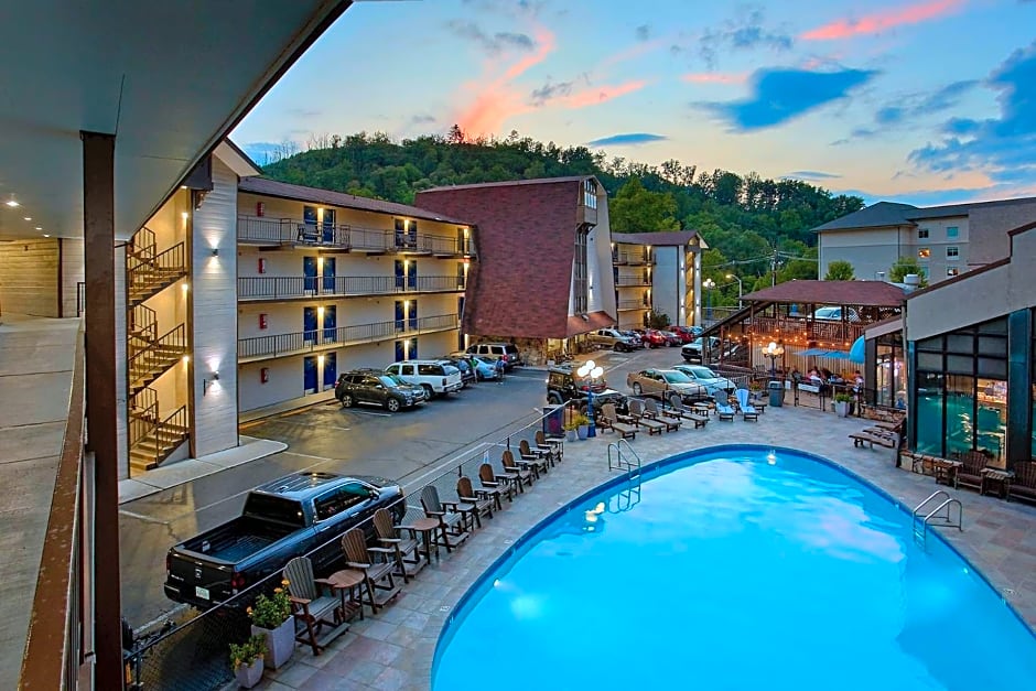 Sidney James Mountain Lodge