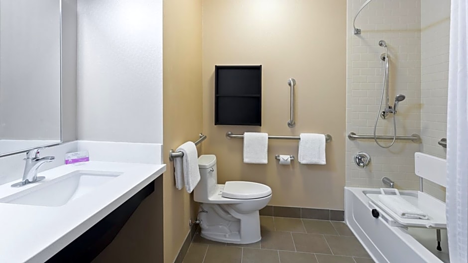 Candlewood Suites GROVE CITY - OUTLET CENTER