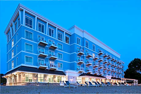 Hampton Inn & Suites Manistee Waterfront