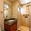 Luxury Apt Gym Jacuzzi WIFI Starlink