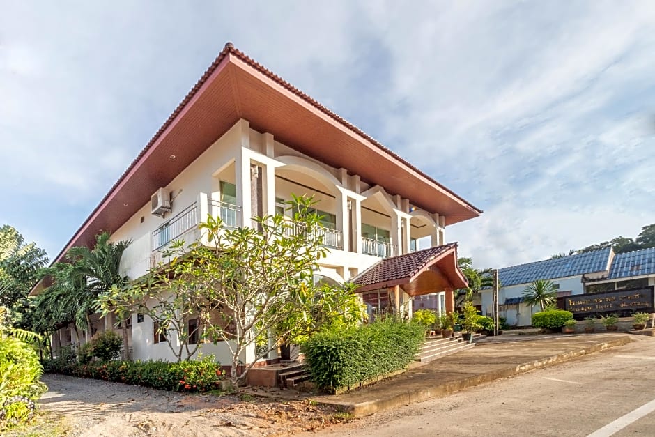 OYO 918 Kachapol Hotel