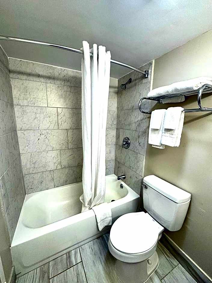 Americas Best Value Inn Tulsa at I-44