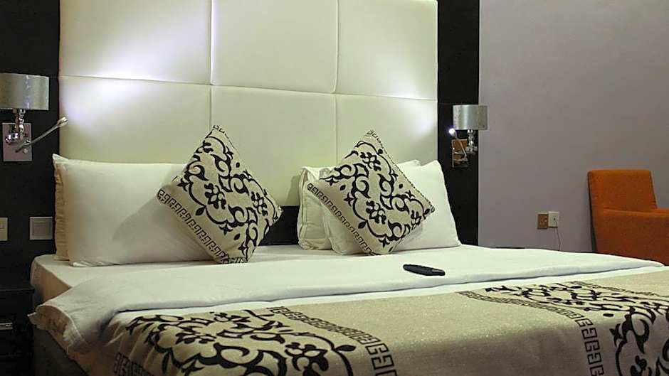 Downtown Royal Hotel GRA