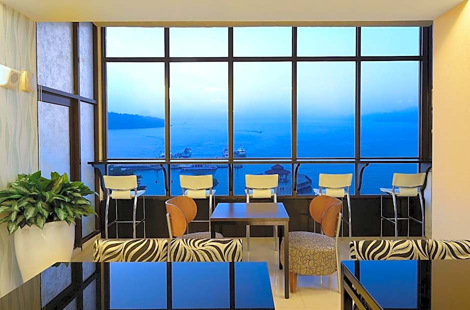 Hu Yue Lakeview Hotel