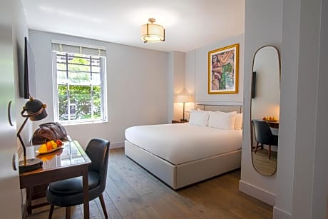 Deluxe 1 King Bed