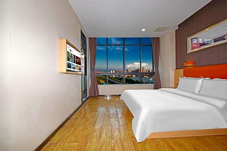 7 Days Premium Chongqing West Station