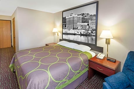 1 King Bed Accessible Room Non-Smoking