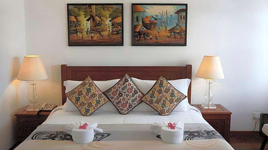 Heeren Palm Suites