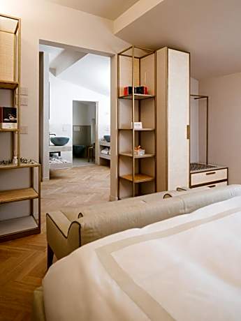 Signature Suite