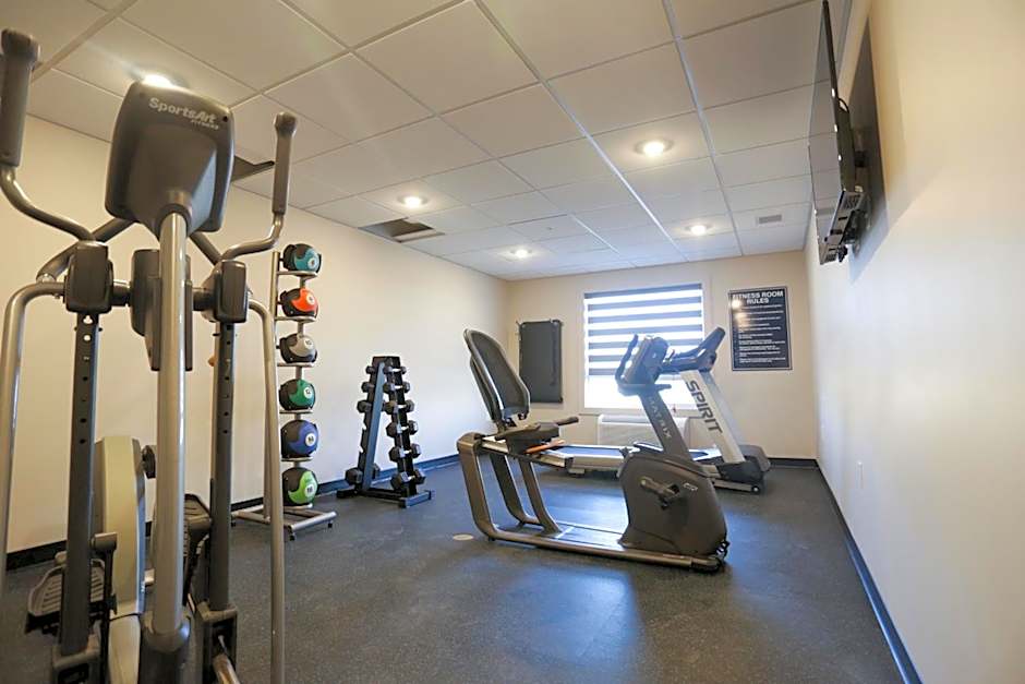 Days Inn by Wyndham Calgary North Balzac