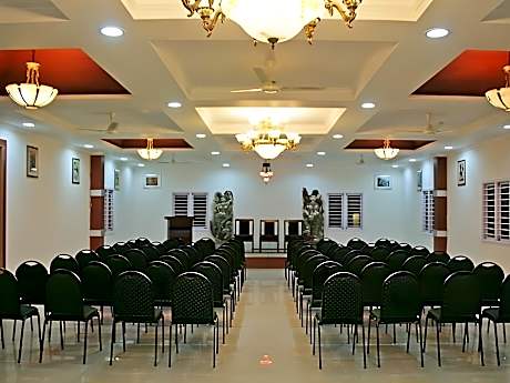 Hotel Kumararraja Palace