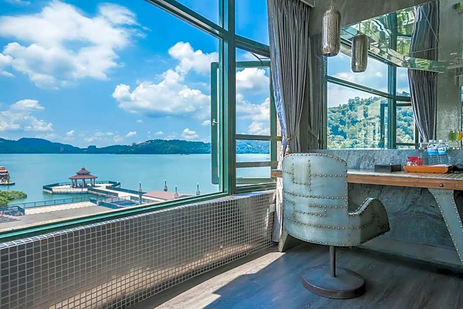 Shuian Lakeside Hotel