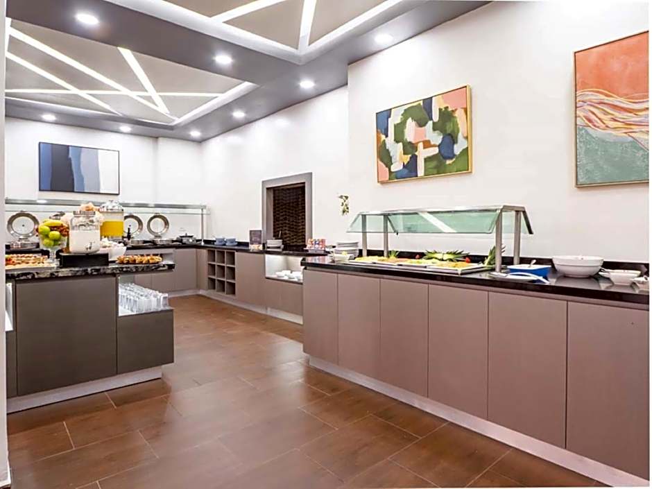 Krystal Urban Monterrey San Jeronimo