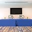 Holiday Inn Express & Suites Kansas City Airport By IHG