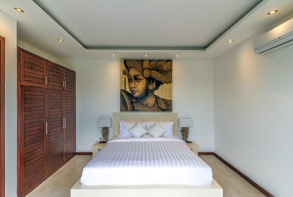 Villa Saha - Elegant 3-Bedroom in Seminyak