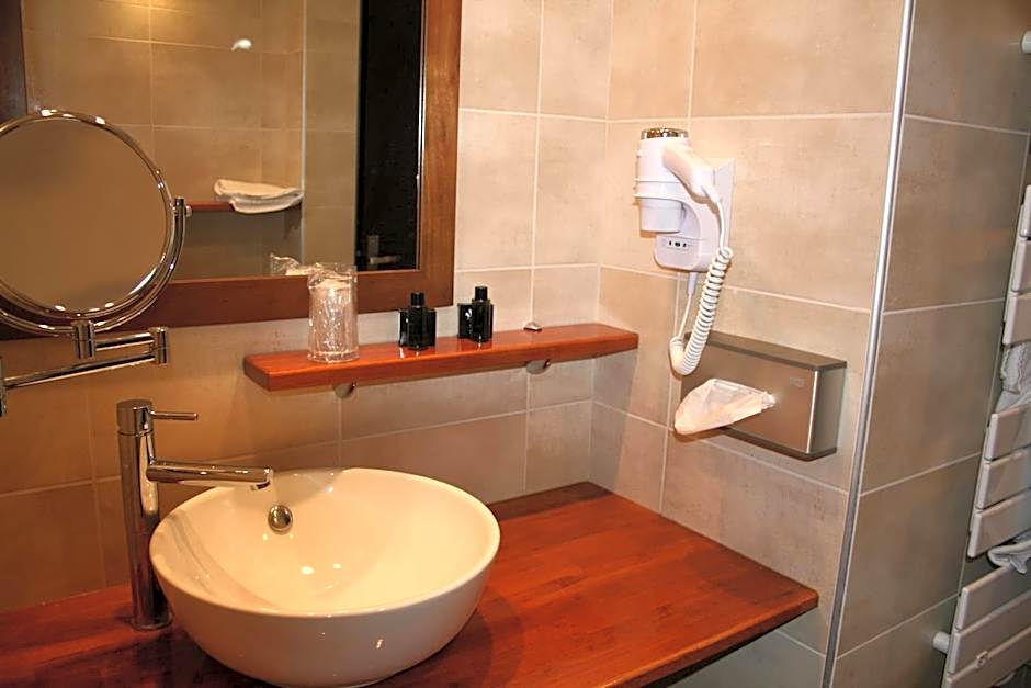 Auberge de la Petite Ferme, Super-Besse Est, The Originals Relais